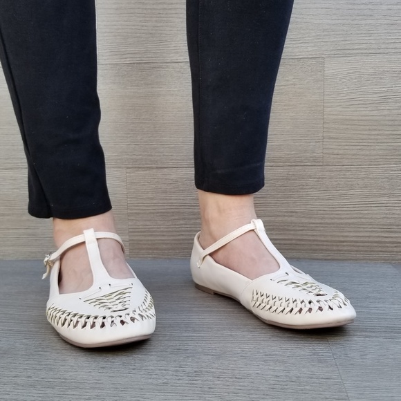 Nude Cut Out Ballerina Spring Flats - Picture 7 of 8